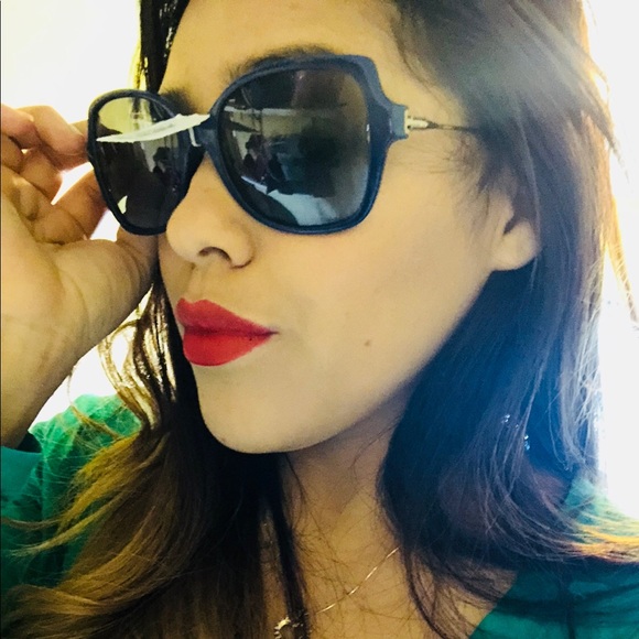Tory Burch Accessories - BNWT Tory Burch sunglasses 🕶 ❤️💕